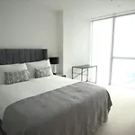 Canary Wharf - Luxury Apartment With Skyline View