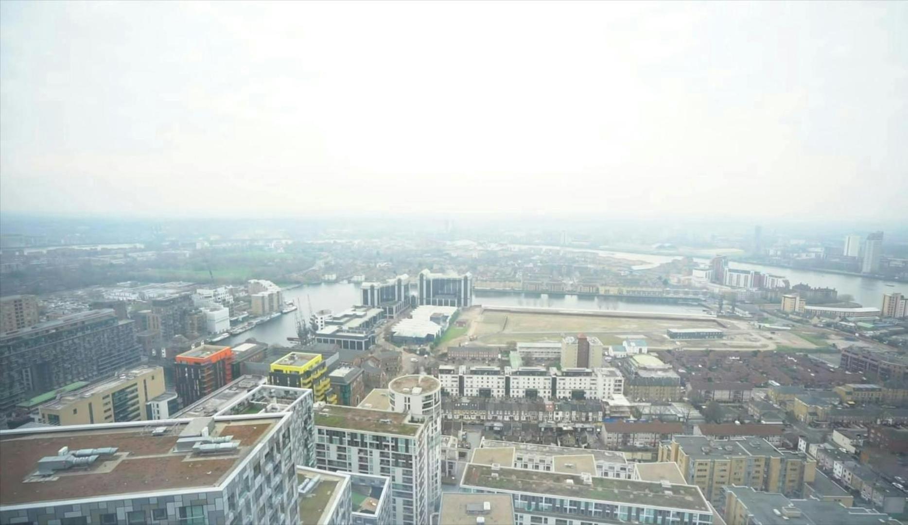 Canary Wharf - Luxury With Skyline View London