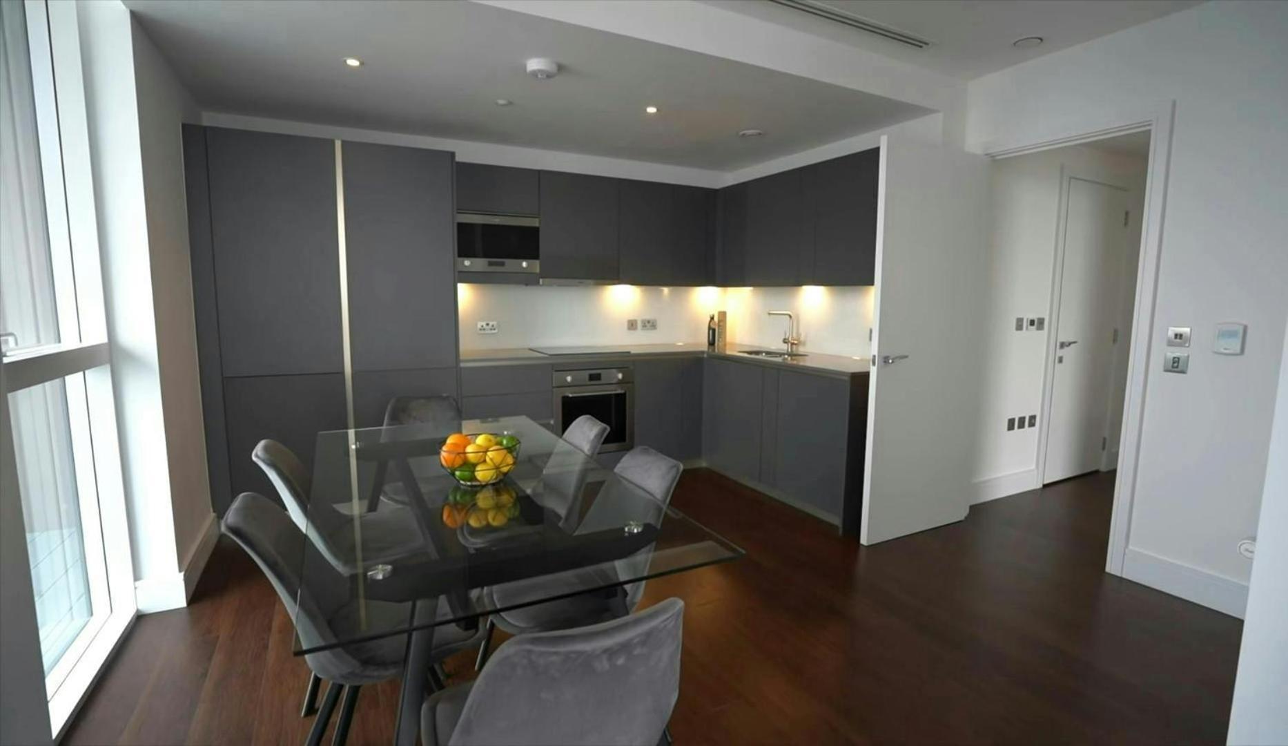 Canary Wharf - Luxury With Skyline View